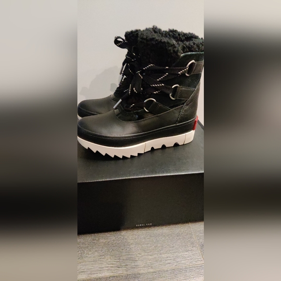 Like New! SOREL Women's Joan of Arctic Next Boot Waterproof - Size 6 - Picture 2 of 15